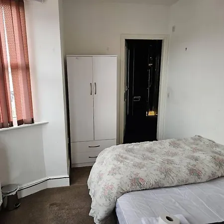 Available Rooms At Buckingham Road Doncaster Exterior photo