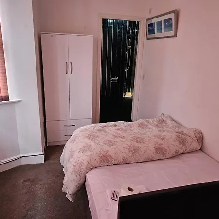 Available Rooms At Buckingham Road Doncaster Exterior photo