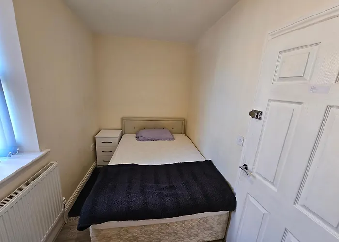 Available Rooms At Buckingham Road